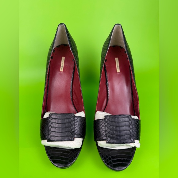 Elegant Black and White Women´s Shoes